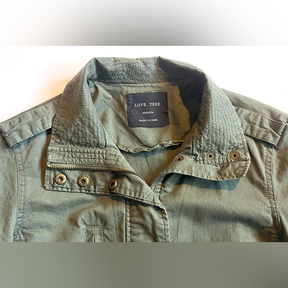 Love Tree Women’s Olive Green Utility Jacket Pockets Adjustable Waist Sz Medium - Picture 3 of 16